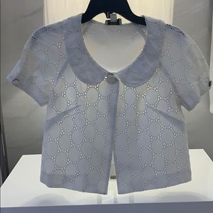 Cute white vest 🤍